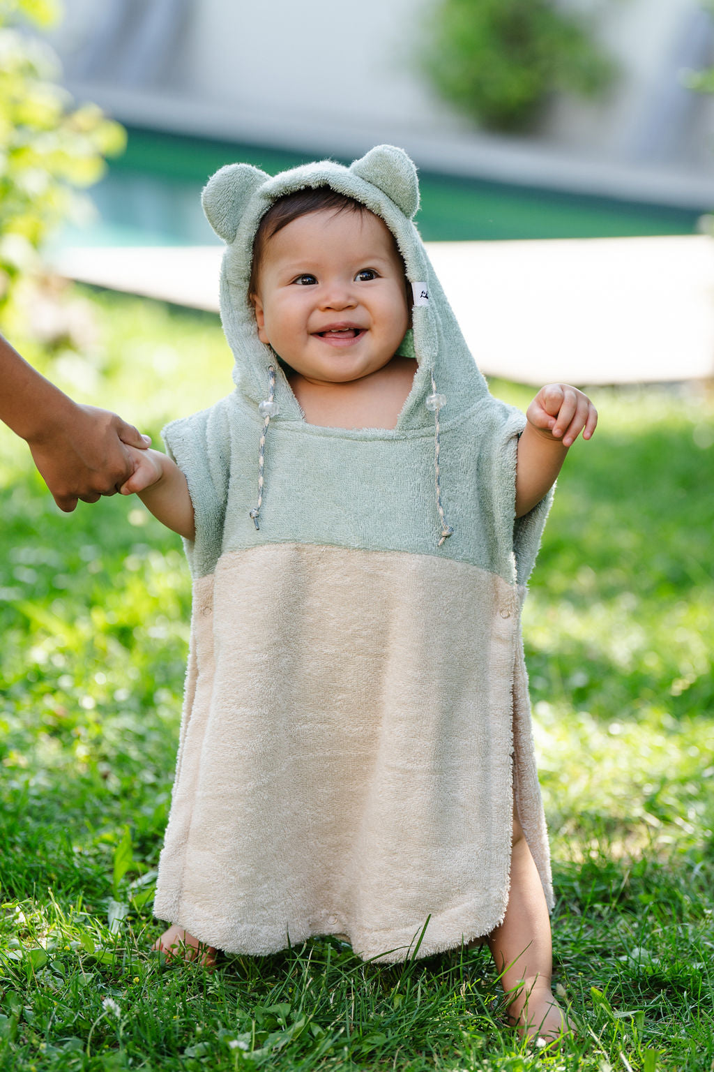 Nachhaltiger Badeponcho Baby Altgrün | Aponcho – Customized Beachwear